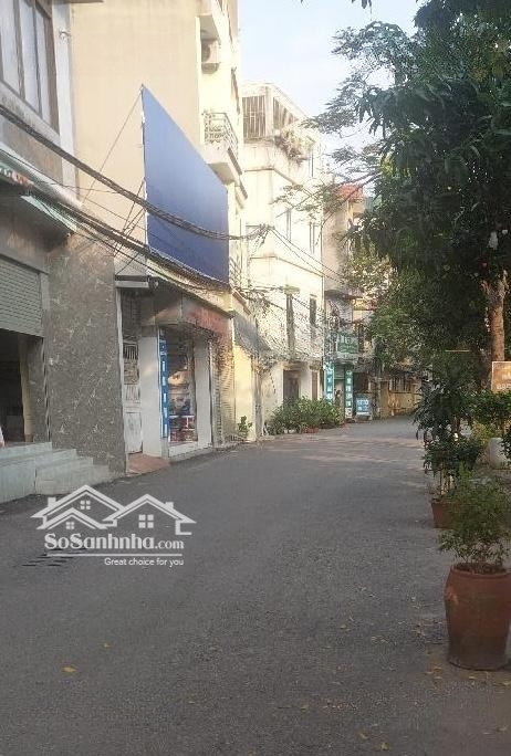 Bán Nhà Riêng Mặt Đường Lớn Cổ Điển A