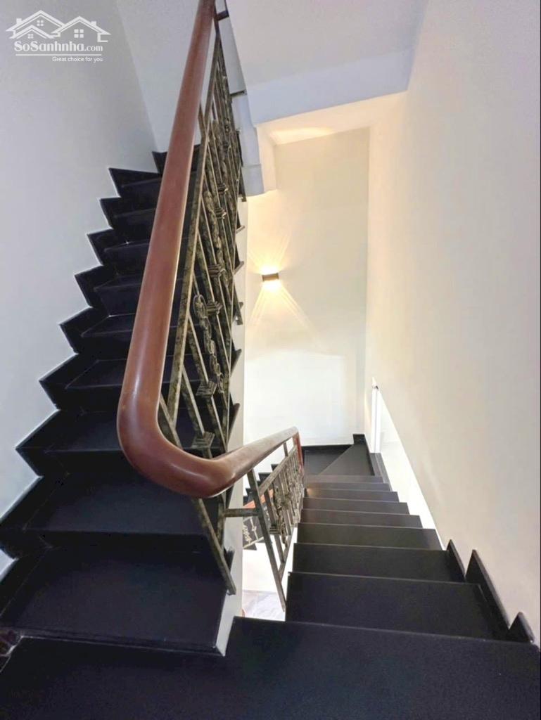 Nhỉnh 5 tỷ - nhà mới 4 tầng 5pn - 52m2 - Hẻm xe hơi - đường Tân Kỳ Tân Quý - Bình Tân giáp Tân Phú