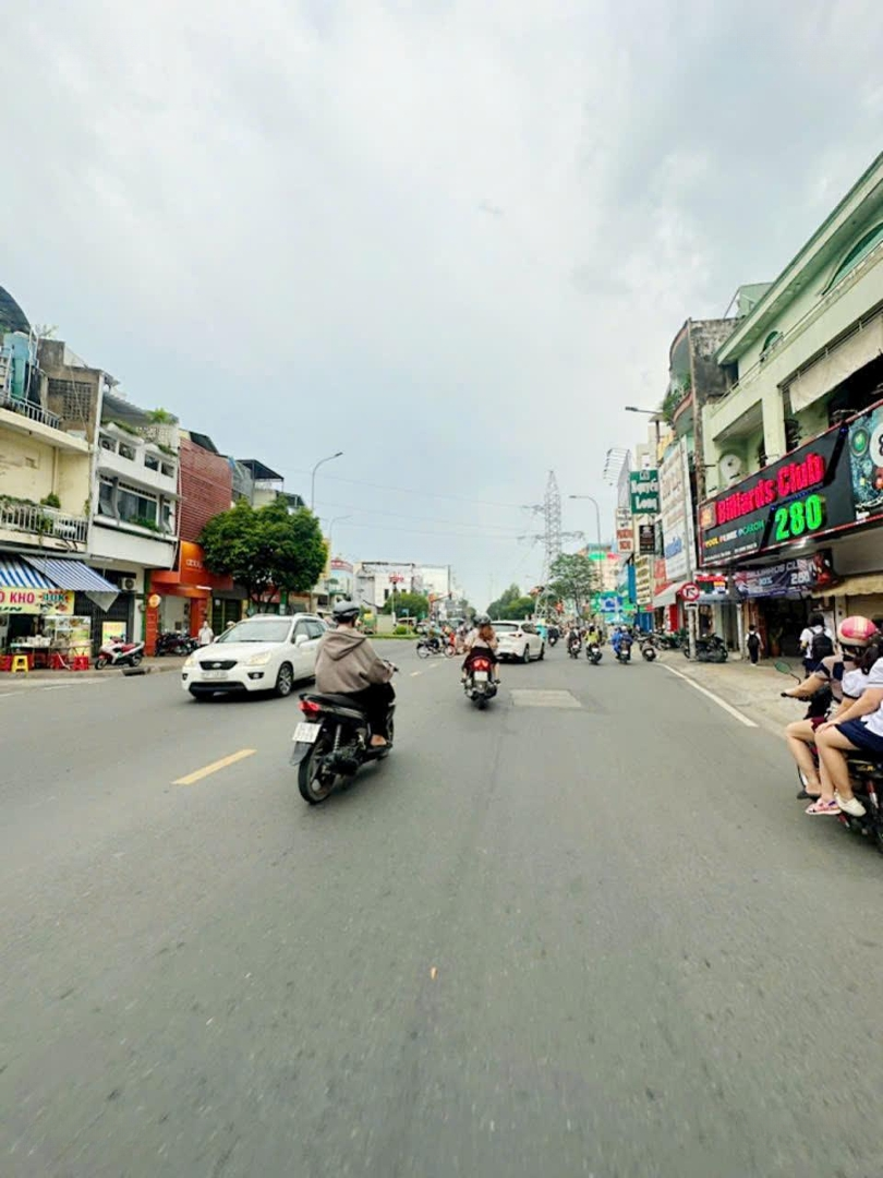 Bán Nhà Mặt Tiền Âu Cơ, Quận Tân Phú