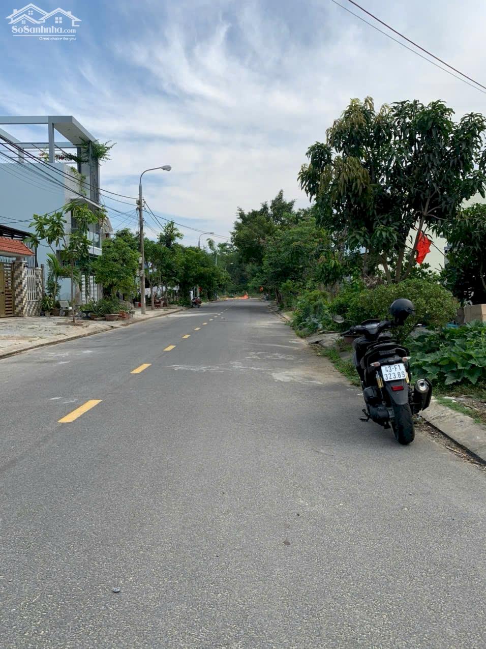 Bán lô đất 2 mặt tiền đường Hoàng Bật Đạt và Đông Trà 1 gần khu đô thị Fpt và Làng Đại Học giá rẻ