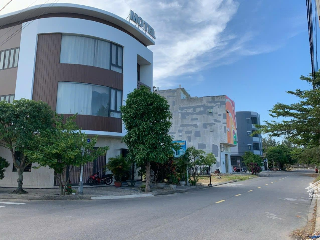 Bán Lô Đất 228M2 2 Mặt Tiền Đường Hoàng Bật Đạt Và Đông Trà 1 Gần Fpt Và Làng Đại Học. Giá Rẻ