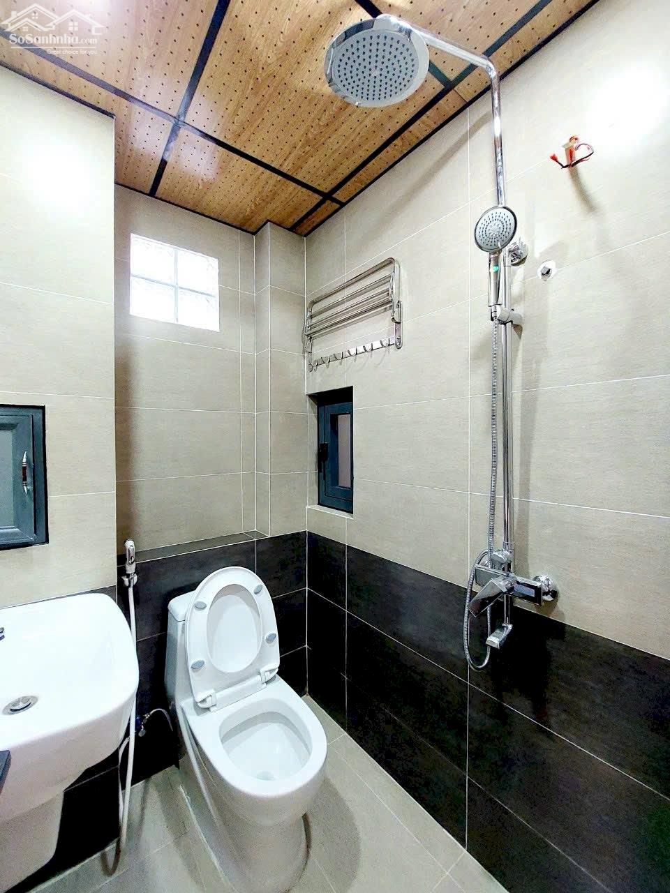 Bán CHDV MT Âu Dương Lân P3 Q8 DT 4x36m 1 trệt 3 lầu ST 17P lớn Giá 25 tỷ 500tr