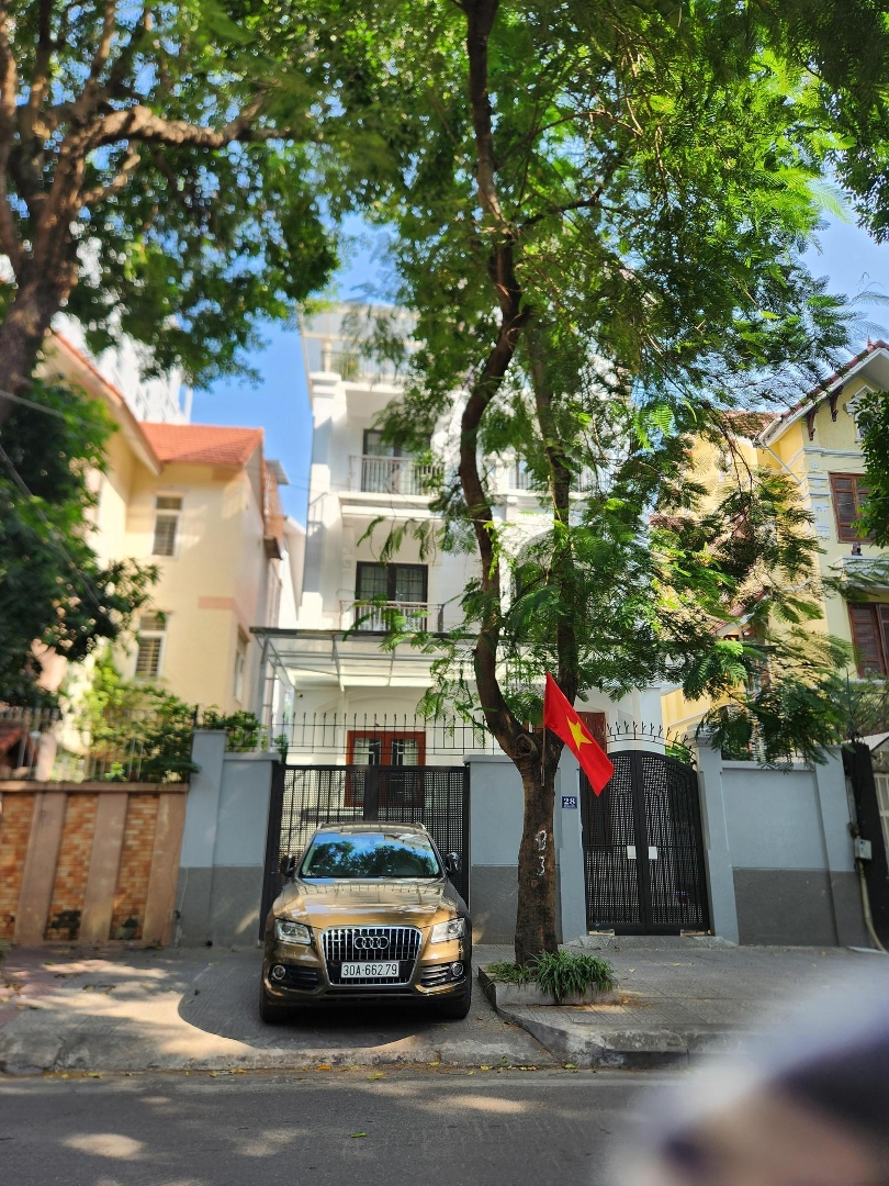 Bán Gấp Nhà Riêng 4 Phòng Ngủ 5 Vệ Sinhở Đường Dương Khuê, Giá Chỉ 26,5 Tỷ - 61,2M2