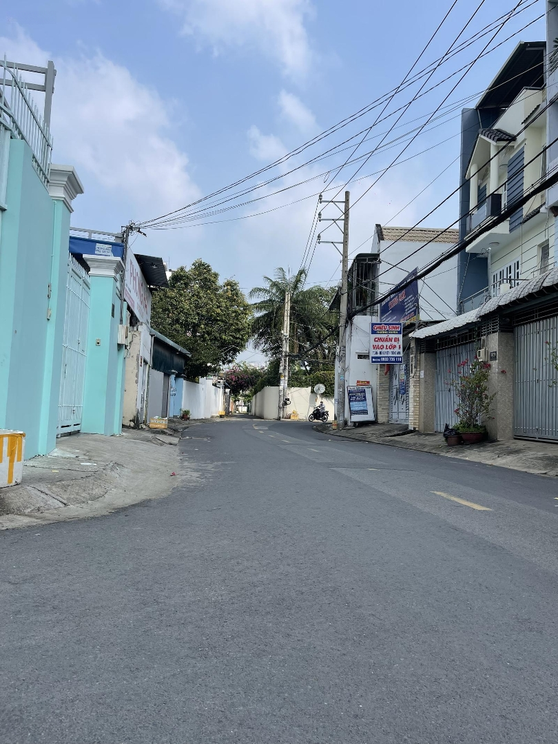 Chủ Gửi Bán Căn Nhà Có Gác Lửngdiện Tích72M Ngang 4,5M Vuông Vức .
Hẻm Thông Thoáng Giá Bán 5Ty450