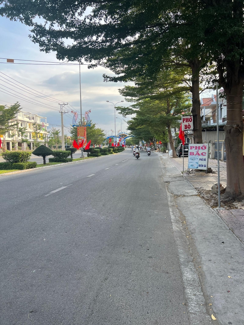 Nhà Cấp 4 Mặt Tiền Đường Yên Ninh Cách Biển 100M