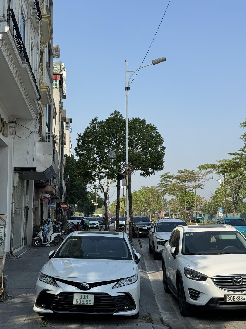 Mbkd Lô Góc Ngã Tư Cho Thuê Giá 9, 5 Triệu/Th Tại 144 Cổ Linh, Phố Trạm.