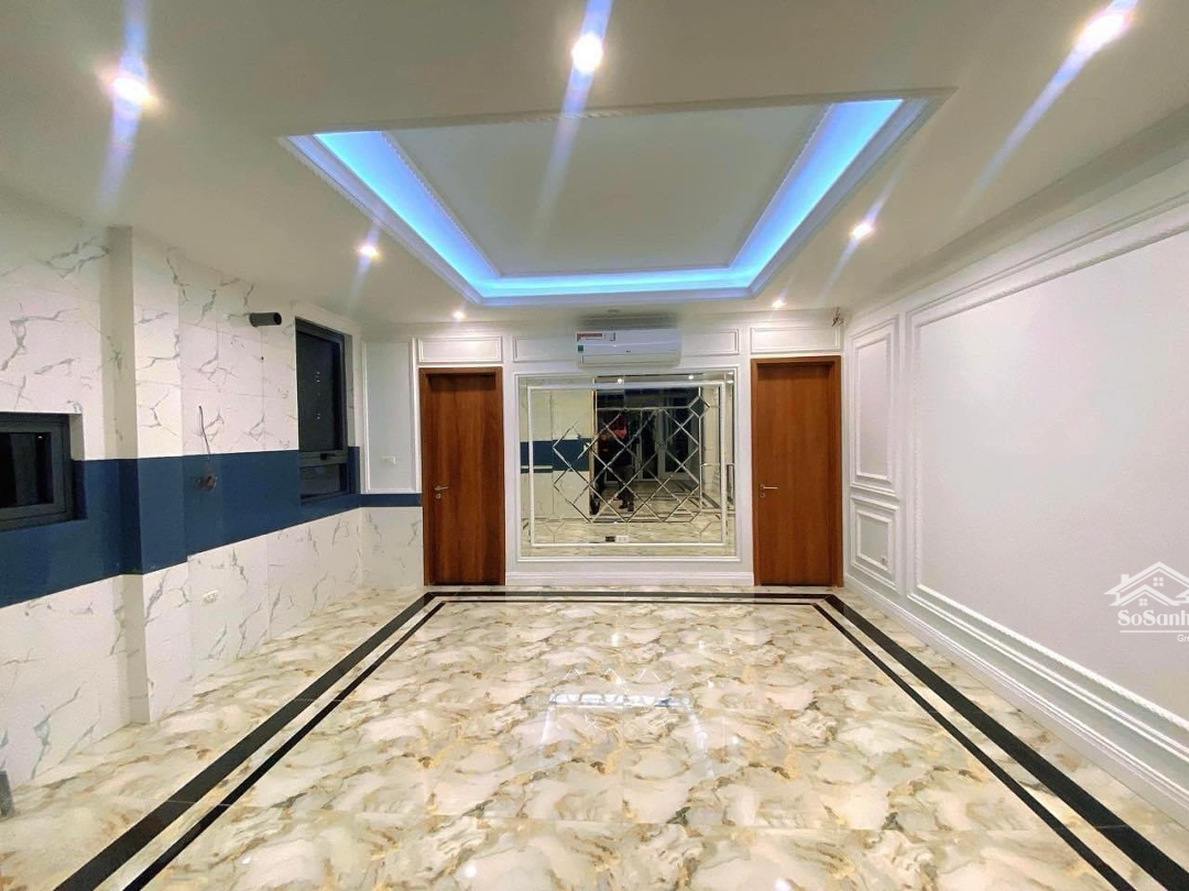 Bán Nhà Mặt Phố Nguyễn Khang Vỉa Hè Kinh Doanh Sầm Uất 8 Tầng Thang Máy Giá Tốt