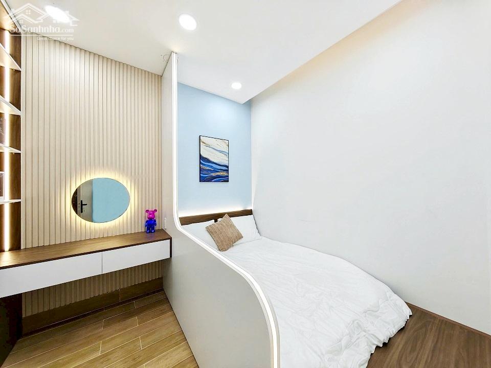 Cần bán nhà mới đẹp nội thất cao cấp 2 lầu sân thượng hẻm Lý Thái Tổ