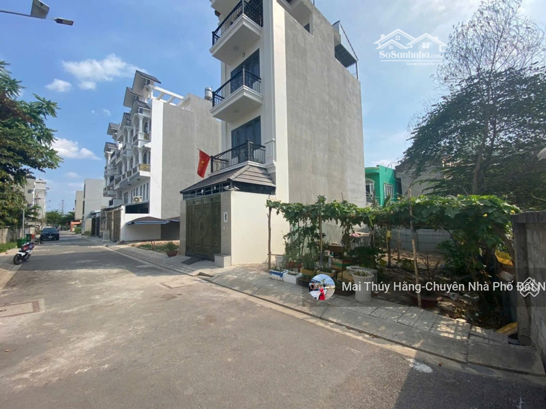 Chủ Cần Bán Gấp Nhà Mới Đẹp Xây Kiên Cố Sát Phạm Văn Đồng - Có Vỉa Hè, Đường Ôtô 7M - Hoàn Công Đủ