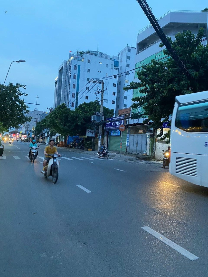 Bán Nhà Mặt Tiền Lê Văn Duyệt -Bình Thạnh - 8X21M -7 Tầng -Hđt 180 Triệu/Tháng - Giá Bán 35 Tỷ