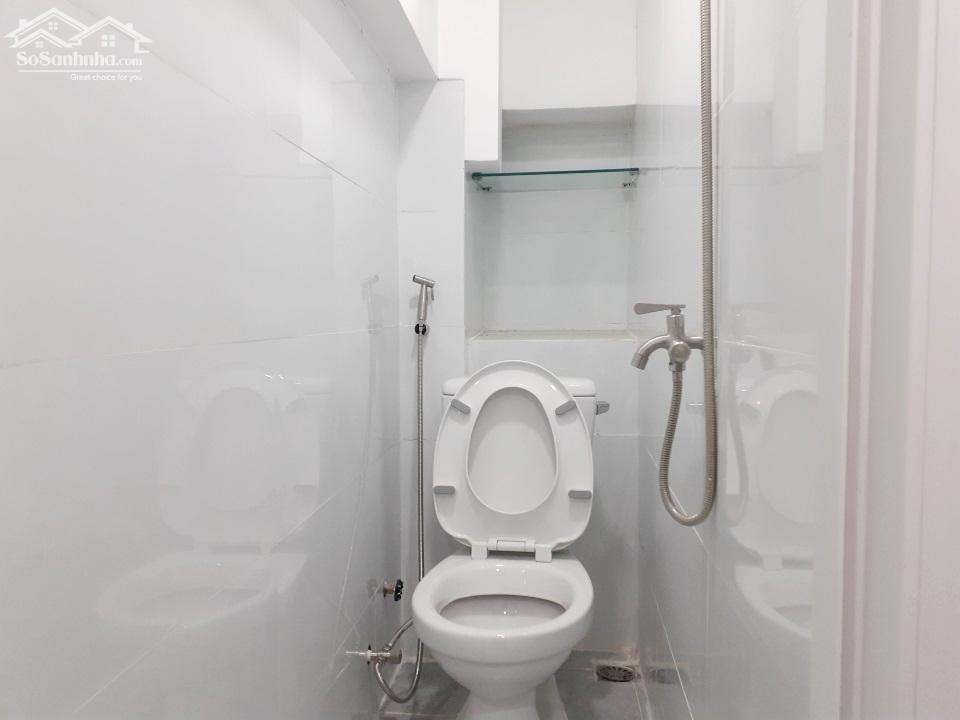 Cho thuê nhà đẹp 2 lầu 2 phòng hẻm Nguyễn Thiện Thuật, Quận 3
