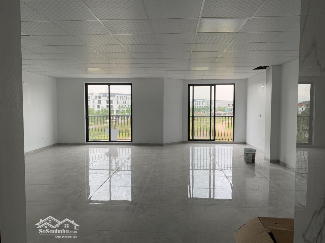 Chính Chủ Cho Thuê Văn Phòng, Cho Thuê 3 Tầng 1,2,3 Trong Tòa Nhà, Đầy Đủ Tiện Ích.