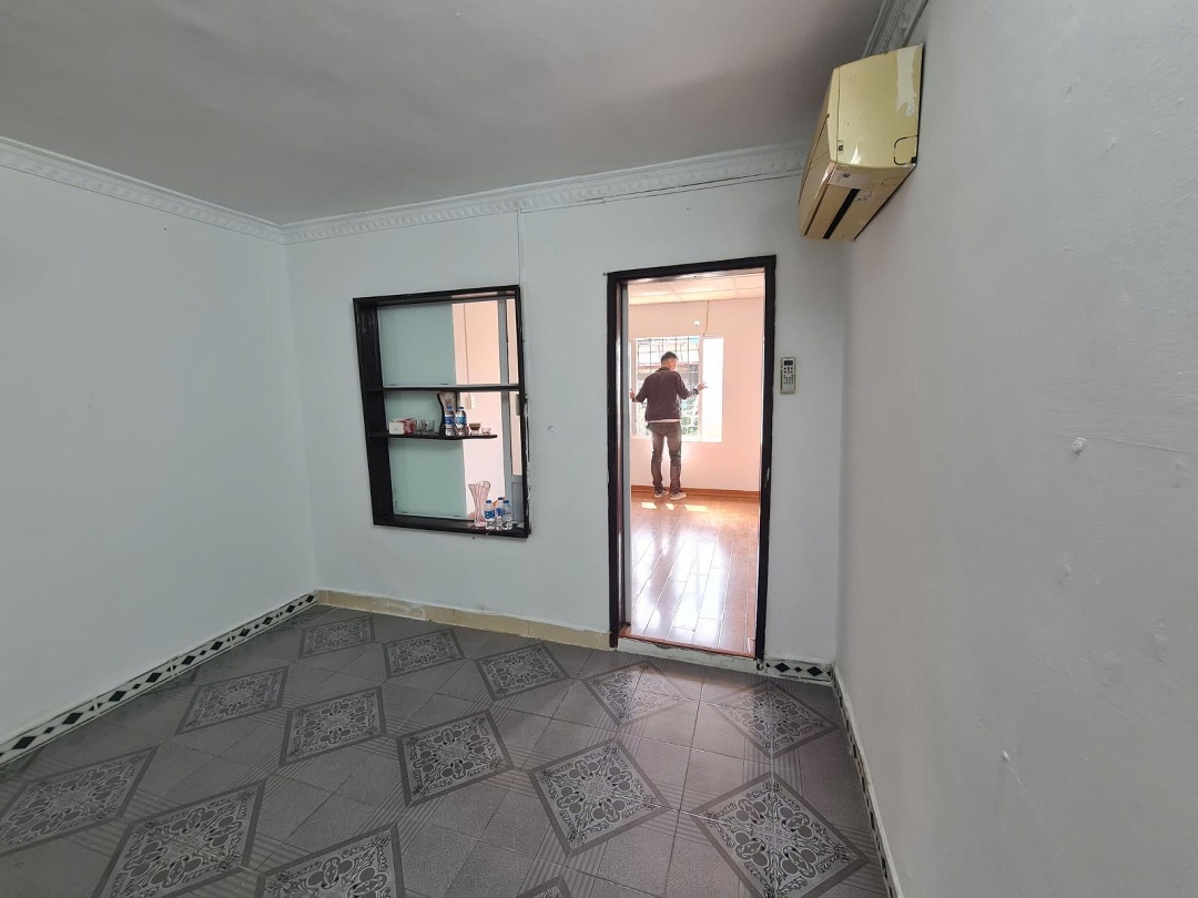 Bán Nhà Tập Thể Thành Công, Q Ba Đình - 60M2, 2 Ngủ - Gần Chợ, Gần Đường - Giá Chào 2,9 Tỷ