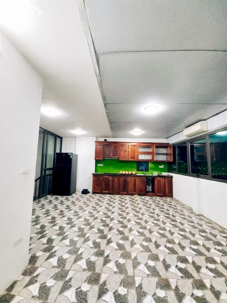 Bán Nhà Hưng Thịnh, Vỉa Hè OTO Tránh, Lô Góc 3 Thoáng, View CV Yên Sở, 6T Hiện Đại, 60m2, 14.2 Tỷ