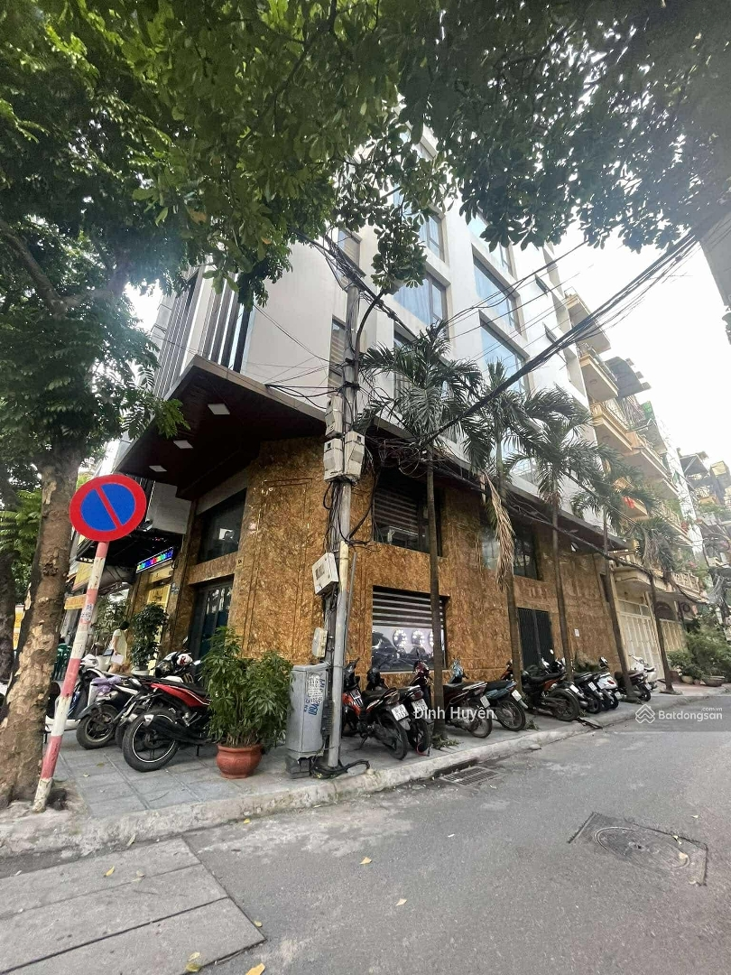 Cho Thuê Văn Phòng Hoàng Cầu; Đống Đa. Lô Góc 2 Mặt Ôtô Tránh;Diện Tích90M2 X 4/8T Thang Máy; 62 Triệu/Tháng