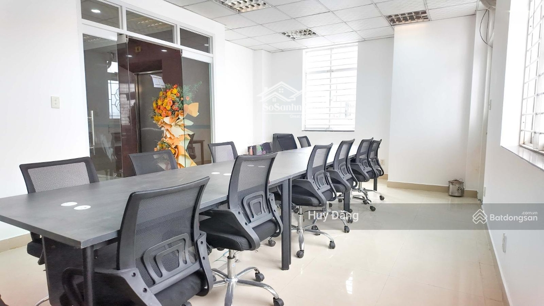 Cho Thuê Văn Phòng Sàn 40-150M2 View Kính Tặng Nội Thất Như Hình Siêu Hot Trung Tâm Quận 3