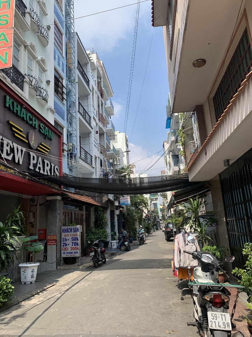Bán Nhà Hẻm 8M Trường Sơn. P15. Quận 10 .Diện Tích: 4 X 16M. 1 Trệt 5 Lầu. 10 Phòng. Giá Bán 13.9 Tỷ Tl