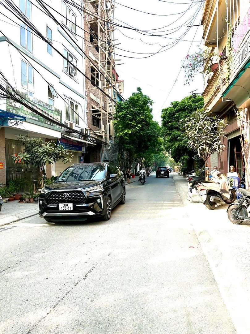 Diện Tích: 50M Nhà 3 Mặt Ngõ - Ô Tô Vào Nhà Tại Trường Cbql - Vĩnh Quỳnh.