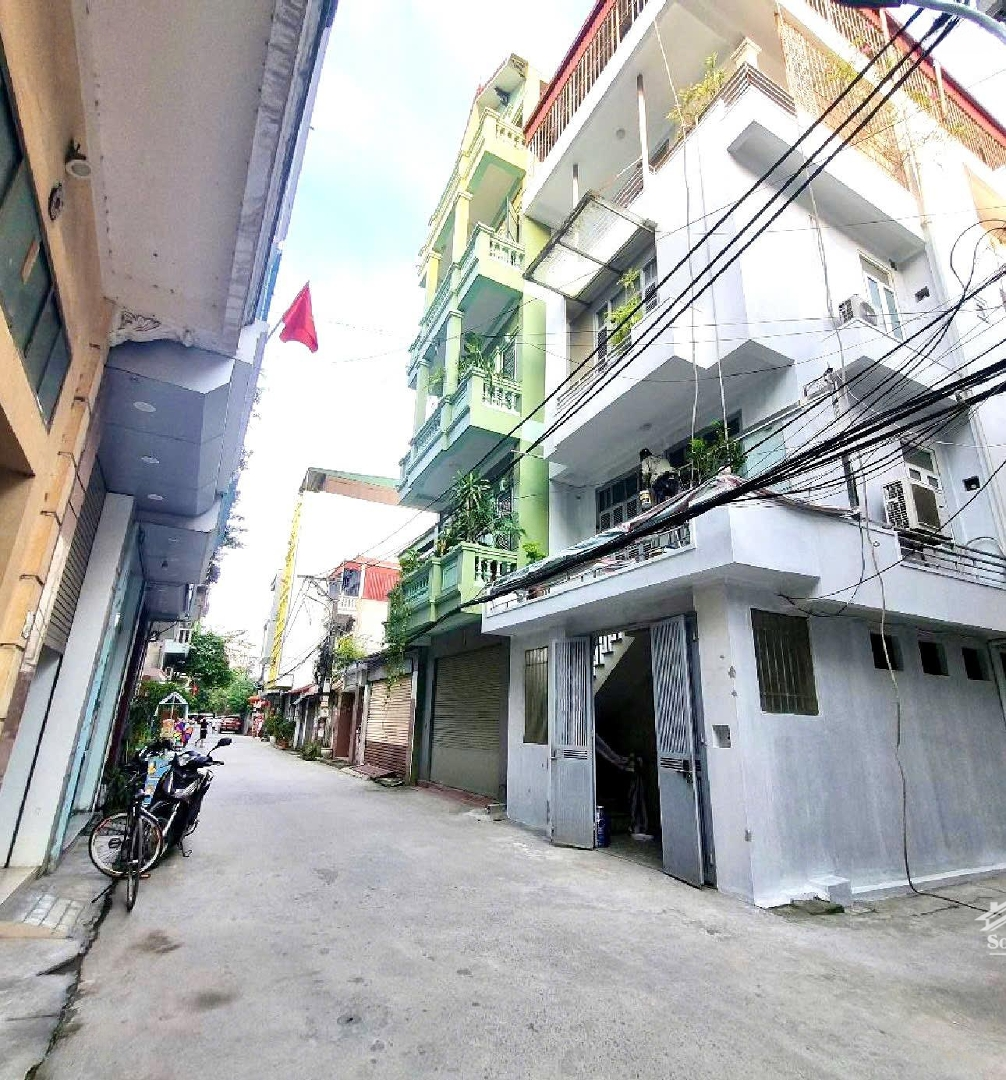 Diện Tích: 50M Nhà 3 Mặt Ngõ - Ô Tô Vào Nhà Tại Trường Cbql - Vĩnh Quỳnh.