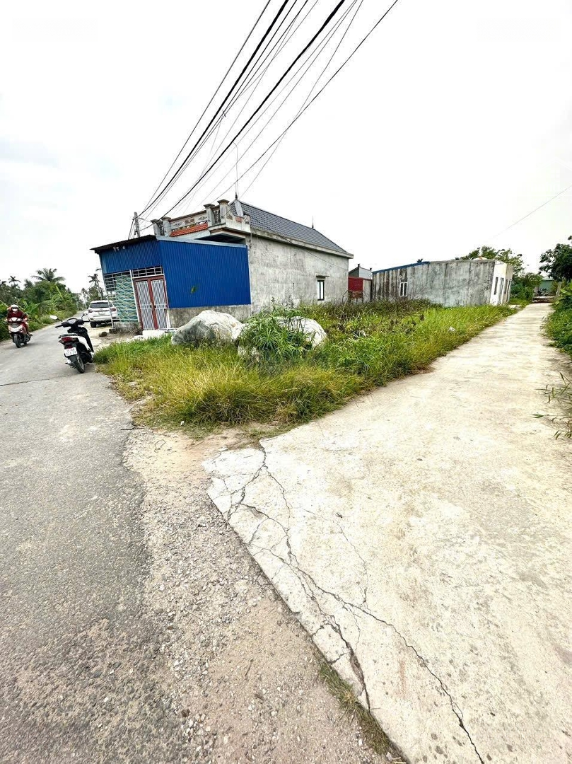 Siêu Phẩm Mặt Đường Nhựa Thôn Giá Đầu Tư Chỉ Hơn 700 Triệu Siêu Rẻ Siêu Đẹp Cơ Hội Tốt Cho Nhà Đầu Tư