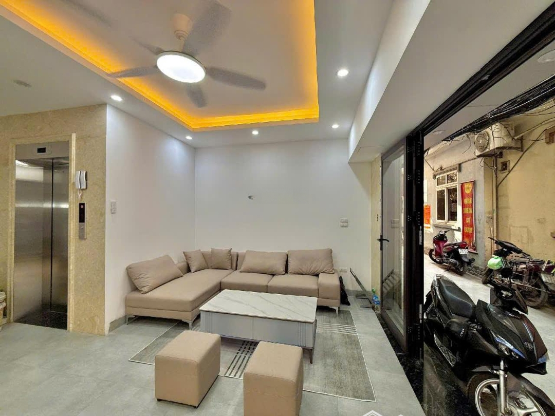 Cơ Hội Không Thể Bỏ Lỡ Mua Ngay Nhà 6 Tầng Lô Góc Tại Chính Kinh.