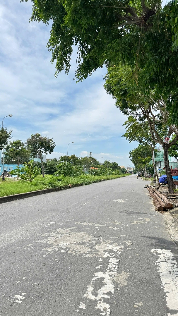 Bán Đất Góc Đường Nguyễn Huy Chương, Vị Trí Đẹp Cách Biển 300M.