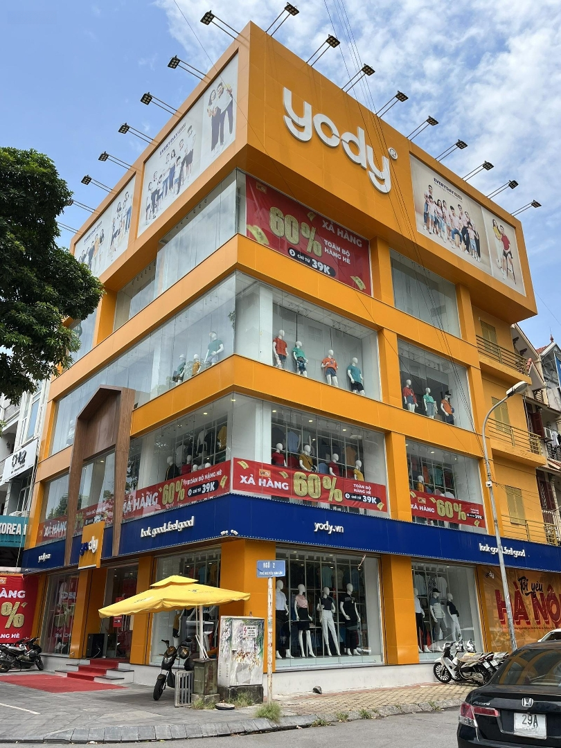 Siêu Phẩm Mặt Bằng Kinh Doanh Phố Chùa Láng, Sầm Uất Kinh Doanh Ngày Đêm, Diện Tích: 200M2 Nhà Lô Góc