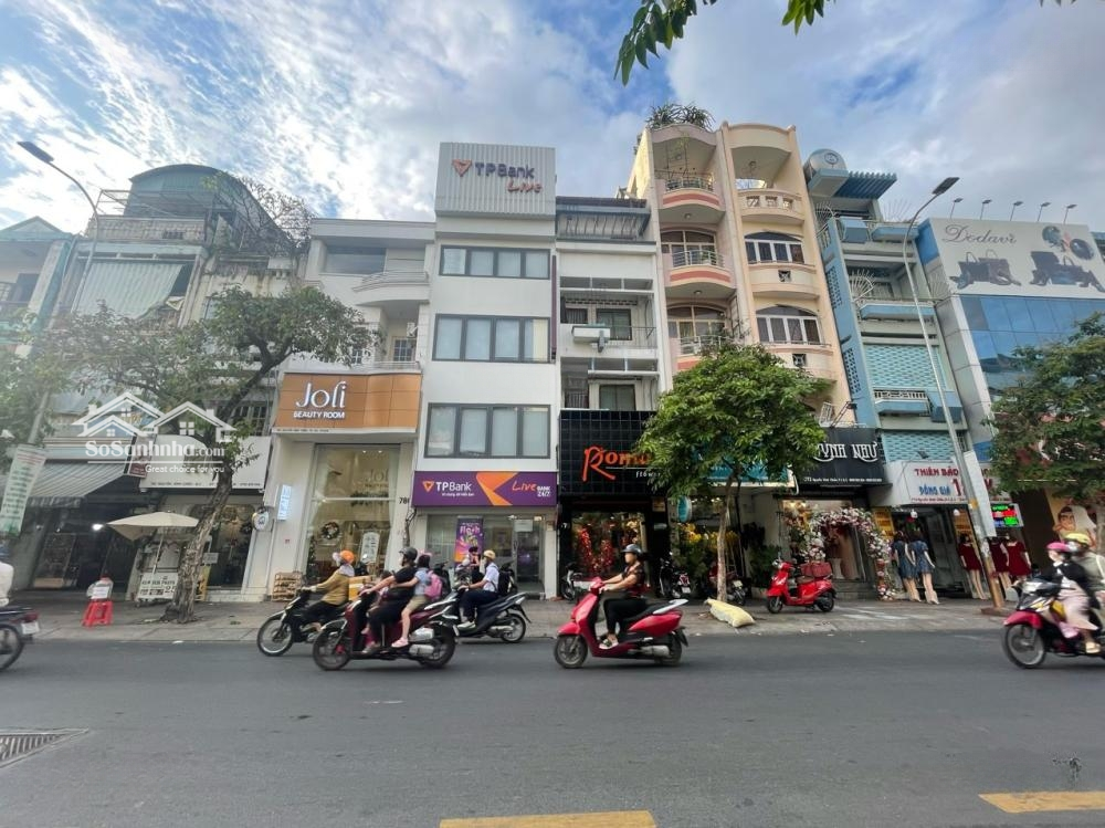 Bán Nhà Mặt Tiền Nguyễn Du - Dt: 14X39M - 4 Tầng - Xd: 2 Hầm + 10 Lầu - Giá Bán: 170 Tỷ Tl