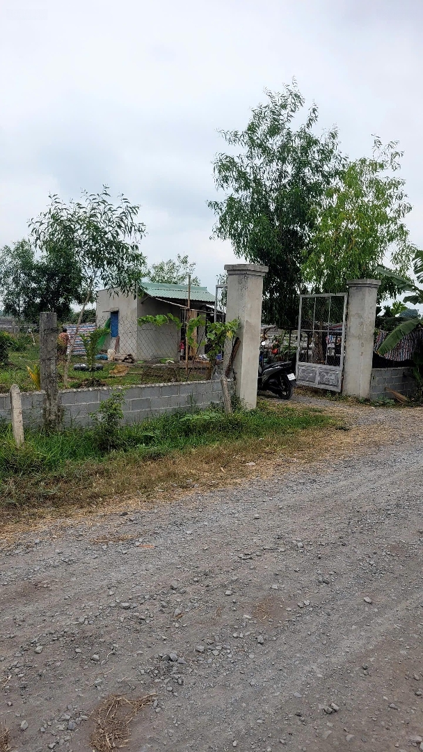 2000M2 Nhà Vườn Mặt Tiền Kênh Đức Lập Có Sẵn Nhà C4. Giá Bán 2Tỷ4