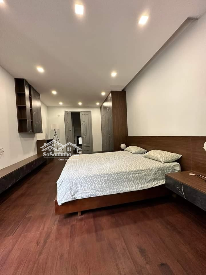 Bán Toà Nhà Apartment C. Cấp Đẹp Nhất Phố Xuân Diệu Gần Hồ Không Gian Mở Cách Điệu Cổ Kính 52.8 Tỷ