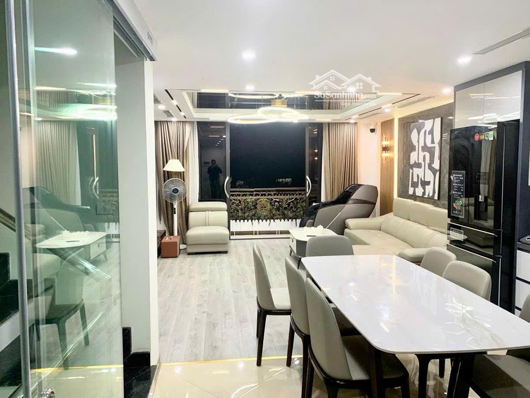 Bán Gấp Nhà Mặt Phố Nguyễn Khang - Cầu Giấy - Thang Máy - Kinh Doanh.diện Tích70M X 7 Tầng .Mặt Tiền5.2M