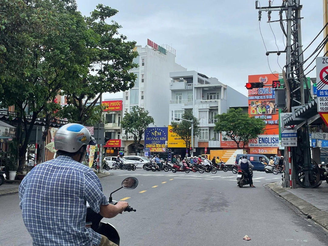 Bán Nhà Mặt Tiền Đ. Nguyễn Đức Trung Sát Ngã 4 Lớn Điện Biên Phủ -Diện Tích75M2 - Nở Hậu - Chỉ Hơn 9 Tỷ