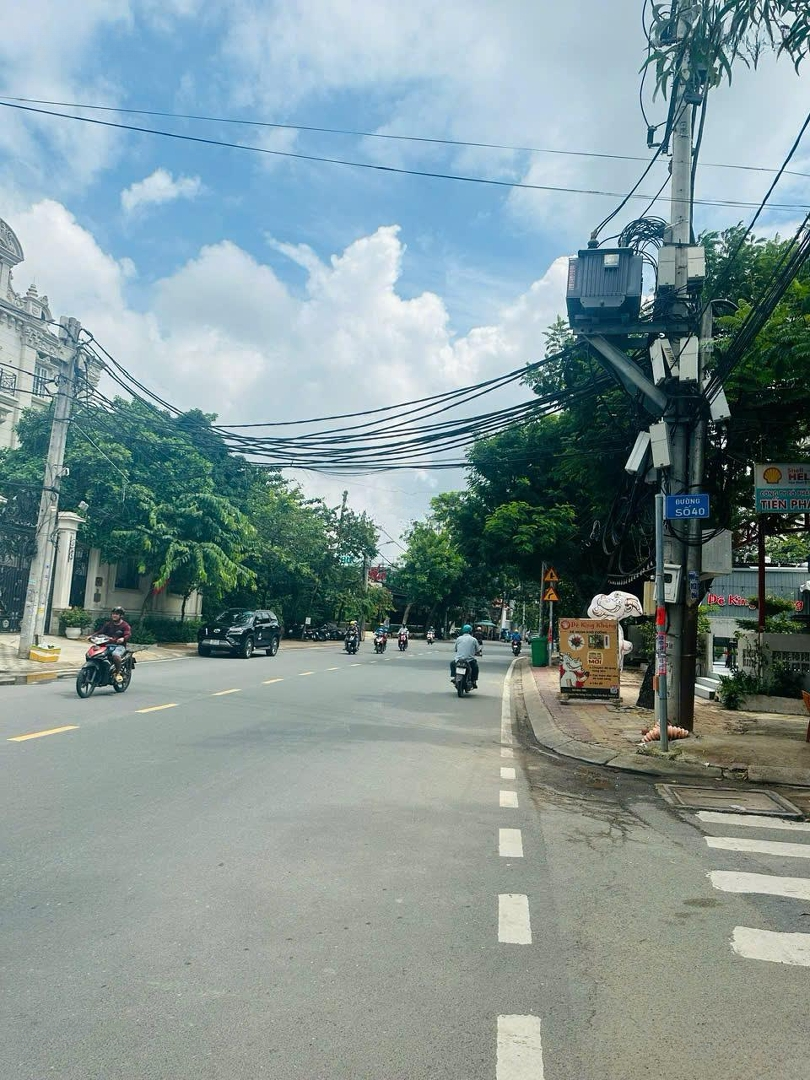 Bán Đất Mặt Tiền Đường 40, Nguyễn Văn Hưởng, Thảo Điền, Quận 2Diện Tích22X18 Cn 370M2 Giá Bán 71 Tỷ