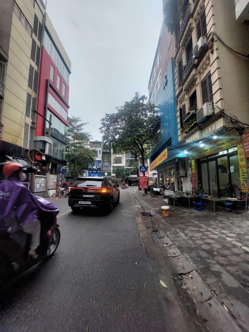Hot - Bán Gấp Tòa Building 10 Tầng Mp Đoàn Thị Điểm, Vị Trí Đắc Địa 180M Chỉ 105 Tỷ