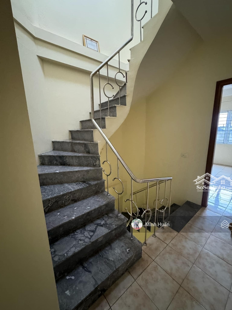 Cho Thuê Nhà Nguyễn Hoàng Tôn Xuân Ladiện Tích40Mx 4T Nhà Mới Tiện Ích Đầy Đủ Giá 12 Triệu