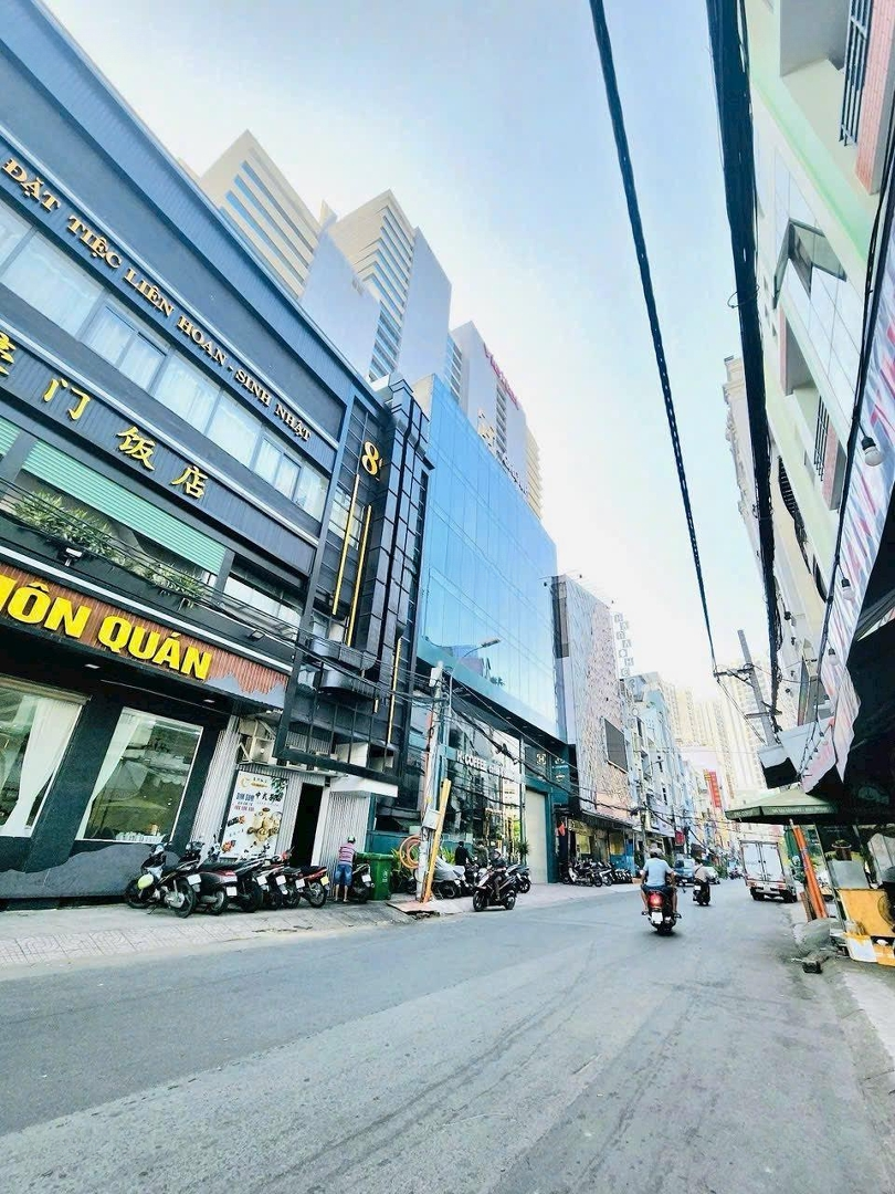 Nhà Hẻm Vip Nguyễn Tri Phương Quận 10 Dt: 8X16M, Trệt 3 Lầu Sân Thượng, Nhà Mới Đẹp Giá Bán 25 Tỷ Tl
