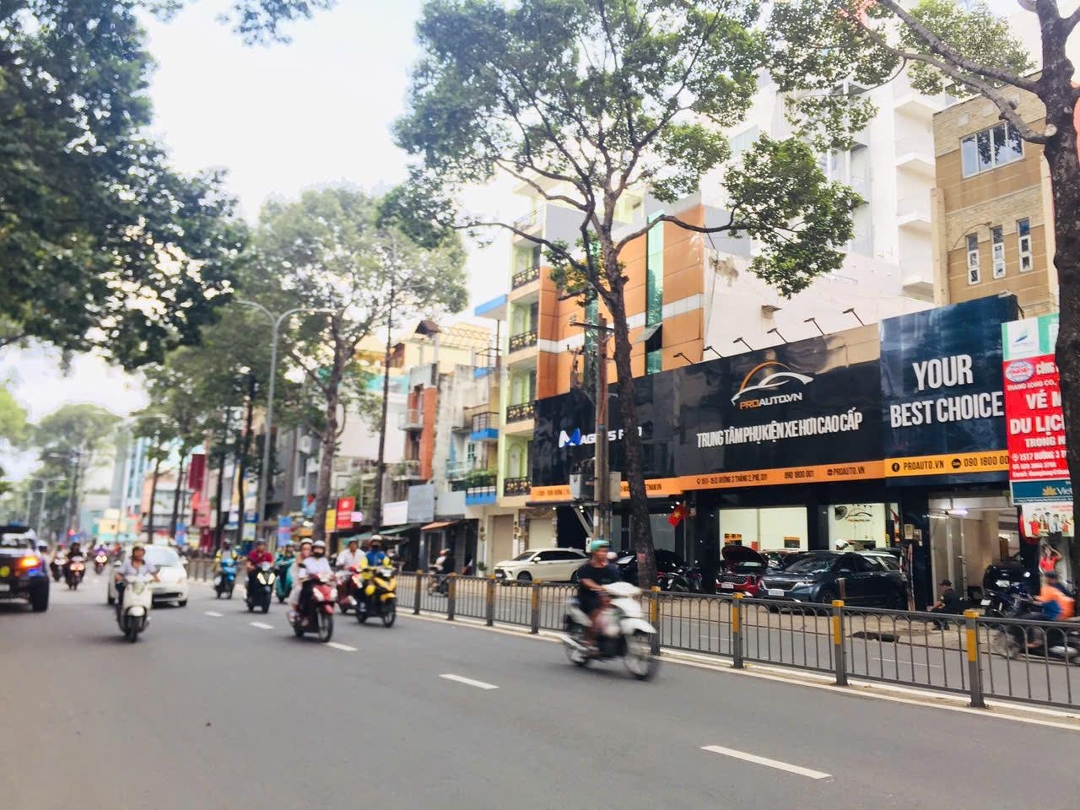 Mặt Tiền 3/2, Nhà Mới - Có Sẵn Máy Lạnh Từng Phòng