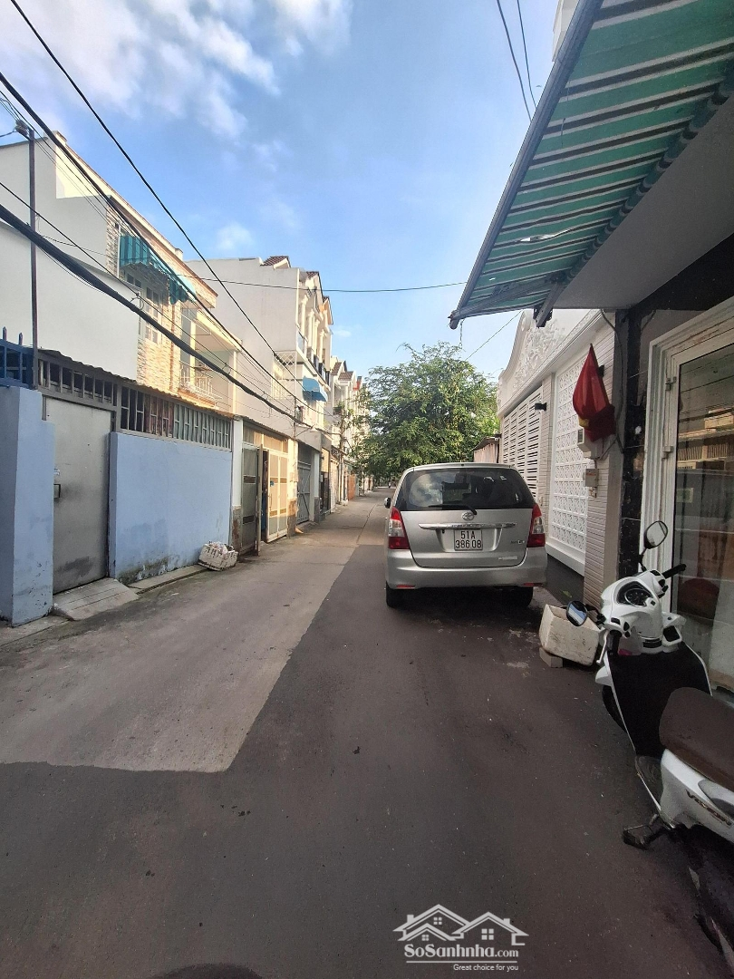 Bán Gấp Nhà 3 Tầng + Sân Thượng,Diện Tích60M, 5 Phòng Ngủ Đường 8M Xe Hơi Tránh, Nhà Đẹp, Chủ Tặng Nội Thất