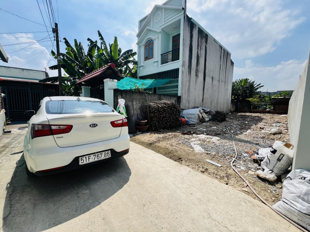Bán Lô Đất Ngang 5 M Sâu 22M Nở Hậu 5.5M Sổ Riêng Thổ Cư 100%