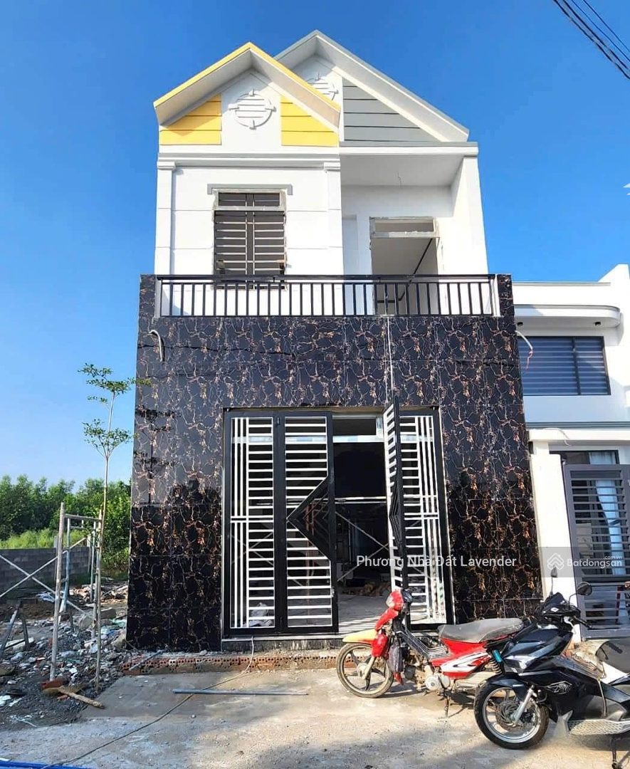 Bán Gấp Nhà Lầu Giá Rẻ Sổ Riêng Thổ Cư 100%, Hỗ Trợ Vay Trả Góp Ngân Hàng, Gần Chợ Thạnh Phú