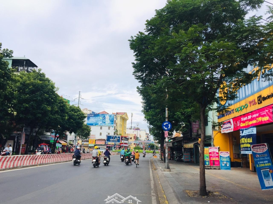 Mặt Tiền Hòa Bình Đầm Sen - Nhà Mới 2 Lầu.