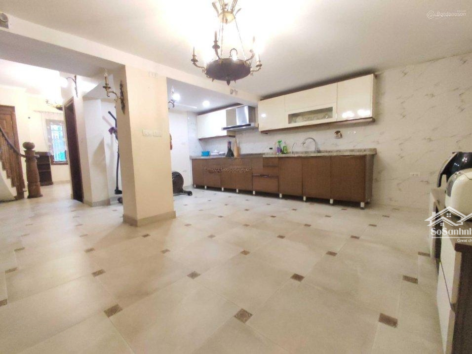 Cho Thuê Nhà Bt Dịch Vọngdiện Tích100M X4T Ô Tô Đỗ Cửa