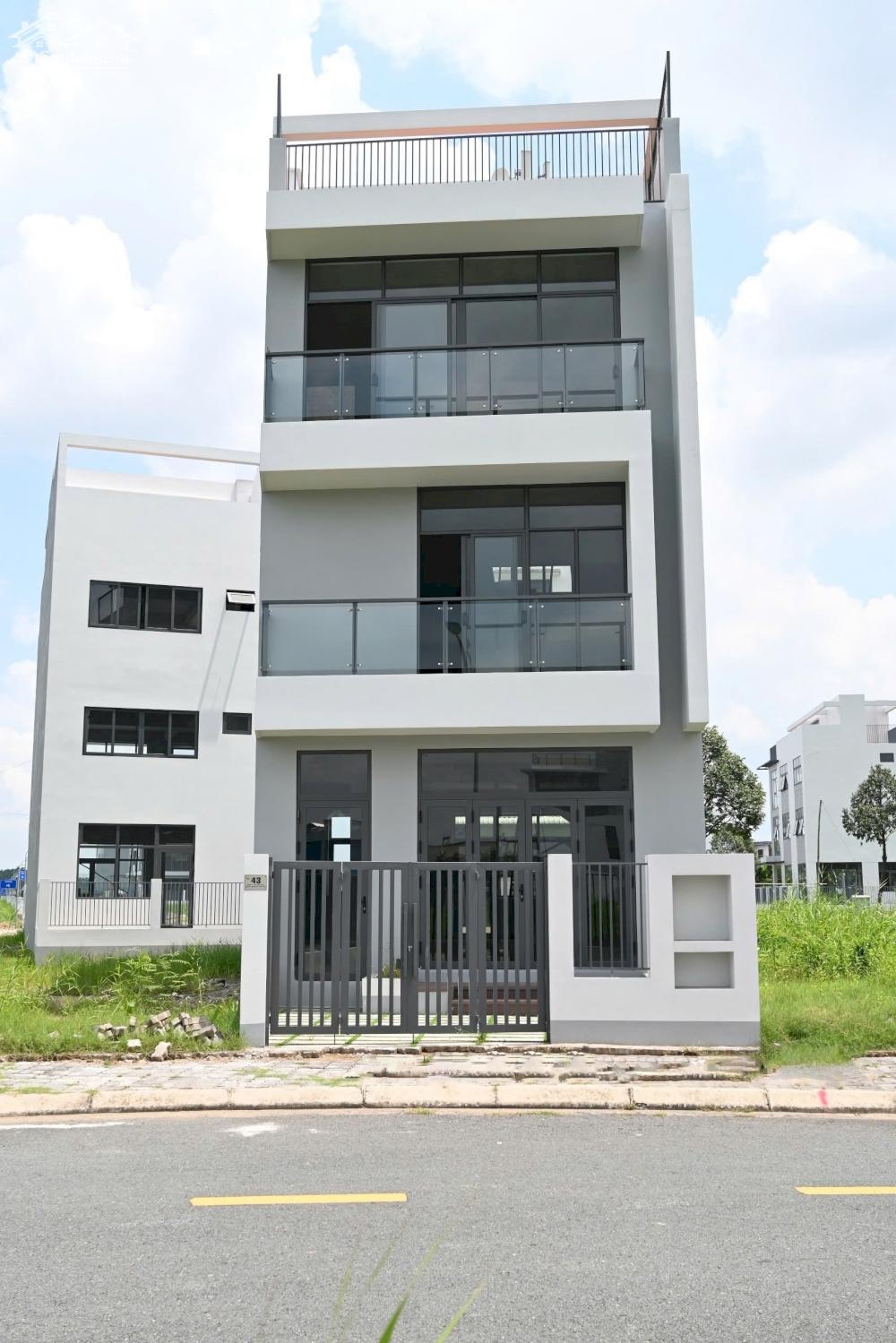 Nhà phố 4 tầng DT 142m ngang 5x20 nở hậu 9m chỉ 10,5 Tỷ