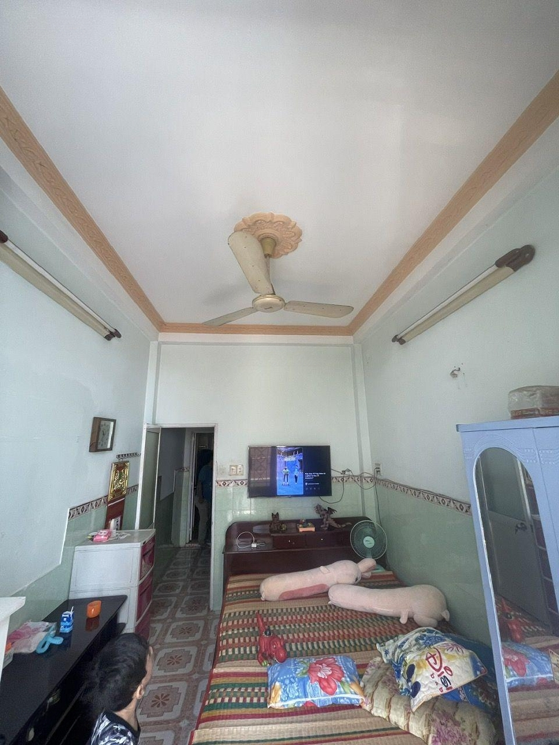 Nhà 2 Lầu Đúc Kiên Cố 4 Phòng Ngủ Hẻm Hưng Phú P.8 Q.8 Gần Cầu Chữ Y