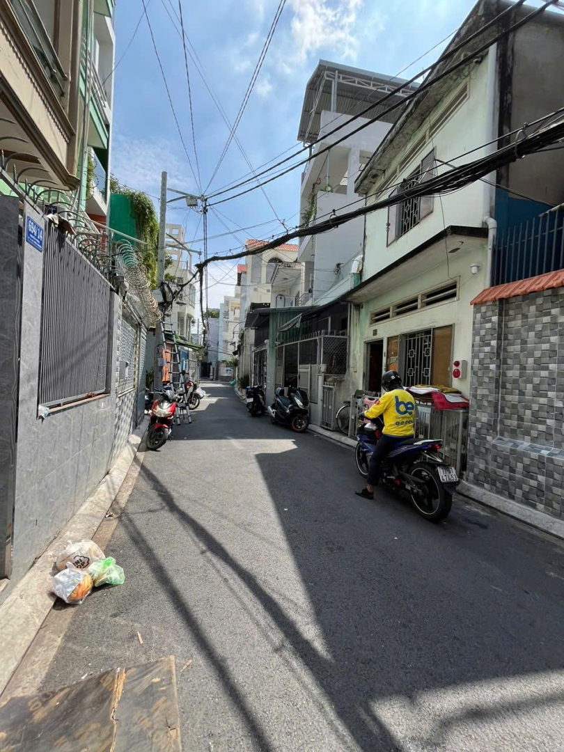 Nhà Đẹp 5,9X14M, Hẻm Xe Hơi, Ngay Nguyễn Kiệm Tuyệt Vời Để An Cư Lạc Nghiệp