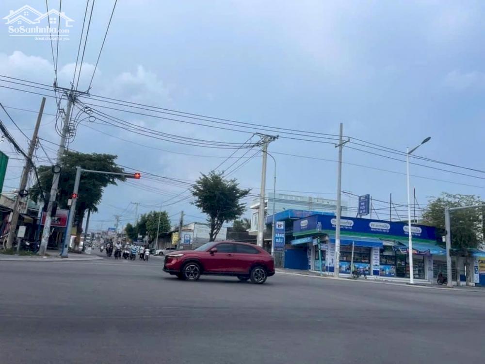 Bán đất Long hải Vị trí đẹp ngay nhà thuốc long châu đường số 7 Long Hải,cách chợ mới tầm 700 m.