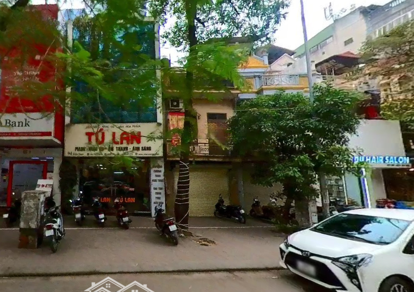 Cho Thuê Cửa Hàng Làm Mọi Mô Hình, Vỉa Hè Rộng, Ô Tô Được Đỗ, Hào Nam, 90M2,Mặt Tiền5,2M, 40 Triệu.
