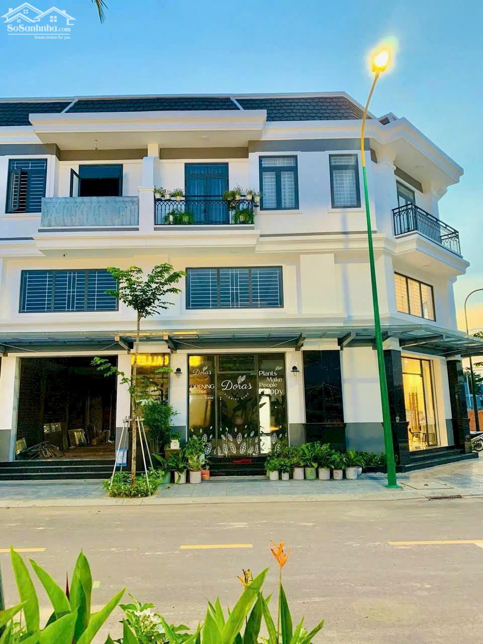 Nhà phố 1 trệt 1 lửng 1 lầu Bình Dương, trả trước 790tr góp 30 năm, lãi suất 4,8%