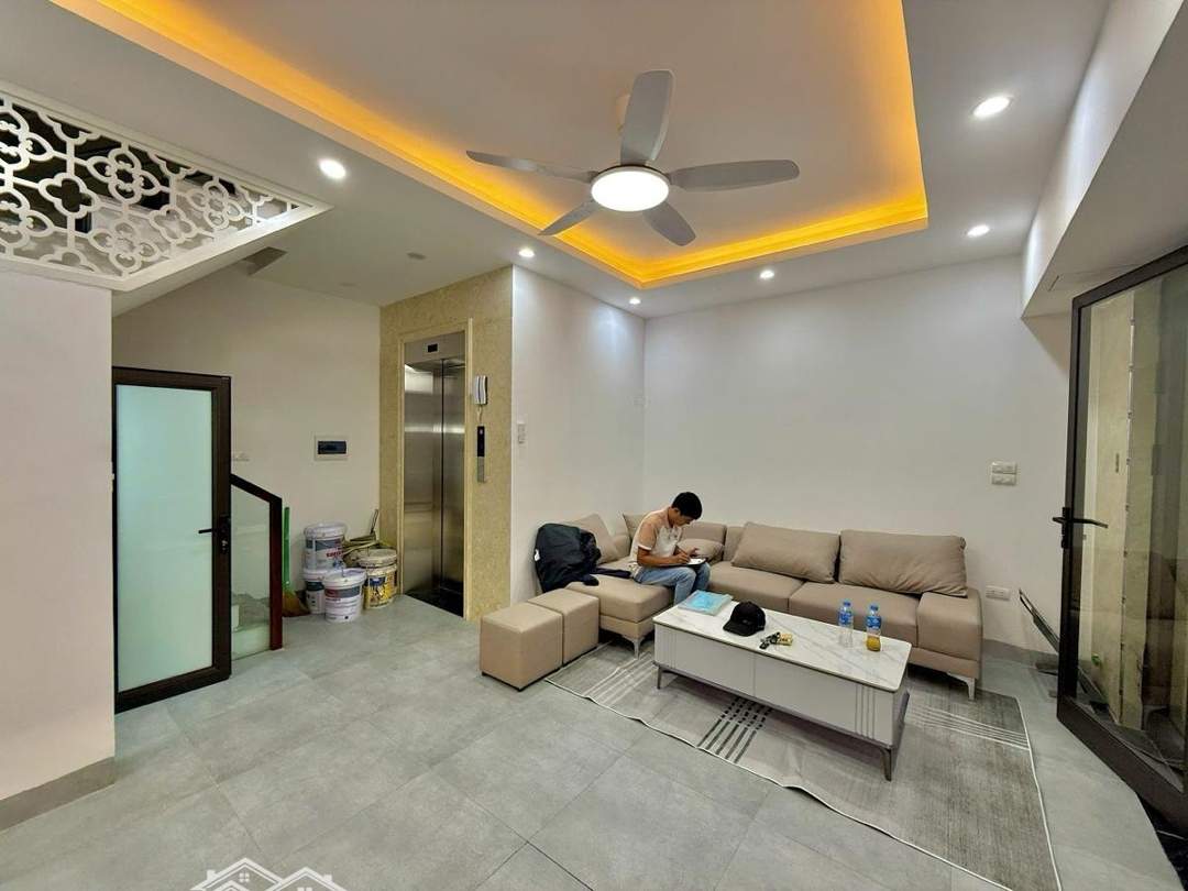 Bán Nhà Phố Chính Kinh 35 M2 6 Tầng 8.8 Tỷ. Thang Máy, Kinh Doanh Được