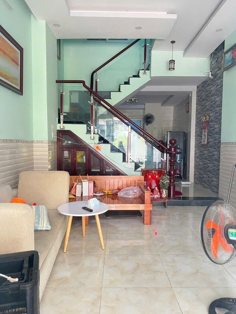 Nhà 2 Lầu 3 Phòng - Oto Ngủ Trong Nhà - Shr - Giá Bán 4Ty500 Trung Tâm Thạnh Lộc Quận 12